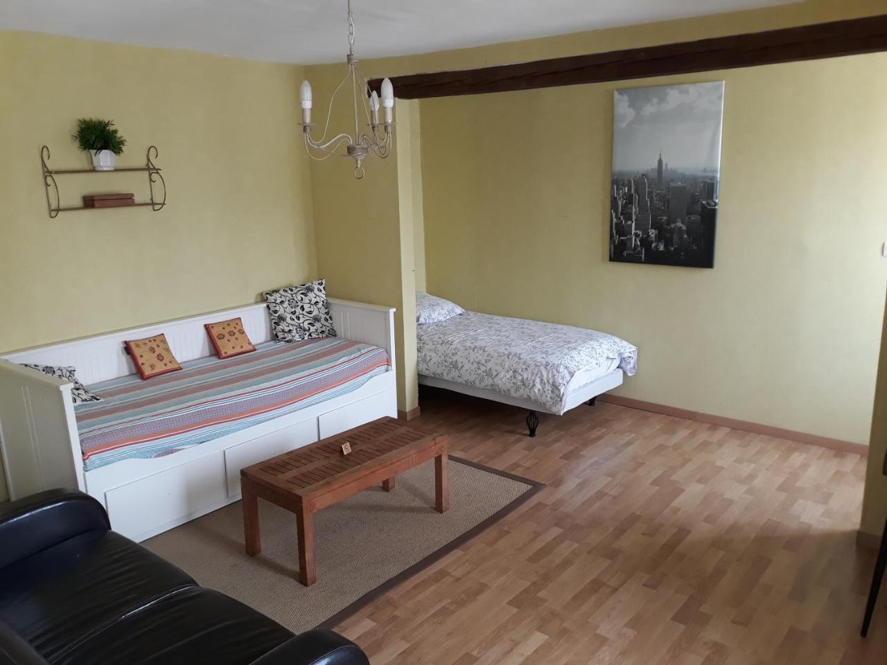 Hotel De La Gare Sainte-Gauburge-Sainte-Colombe Dış mekan fotoğraf